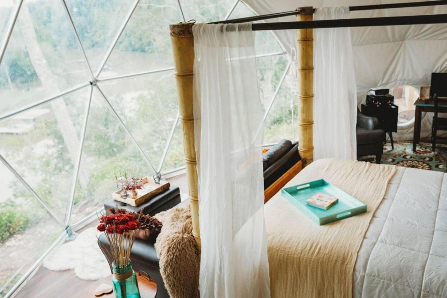 Waterfront Luxury Glamping Dome Hotel Rogersville Eksteriør billede