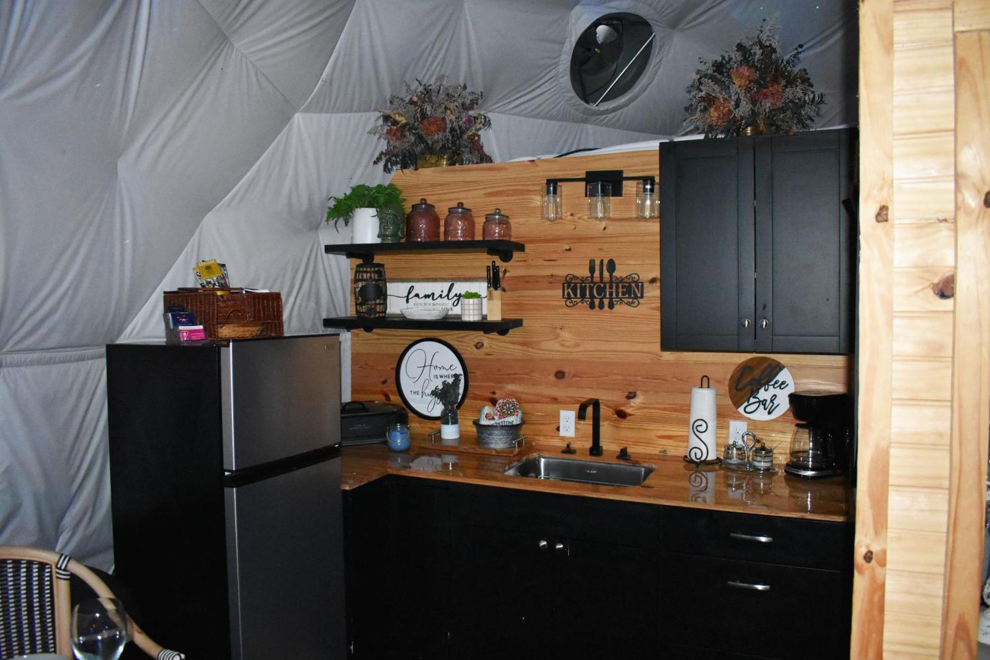 Waterfront Luxury Glamping Dome Hotel Rogersville Eksteriør billede