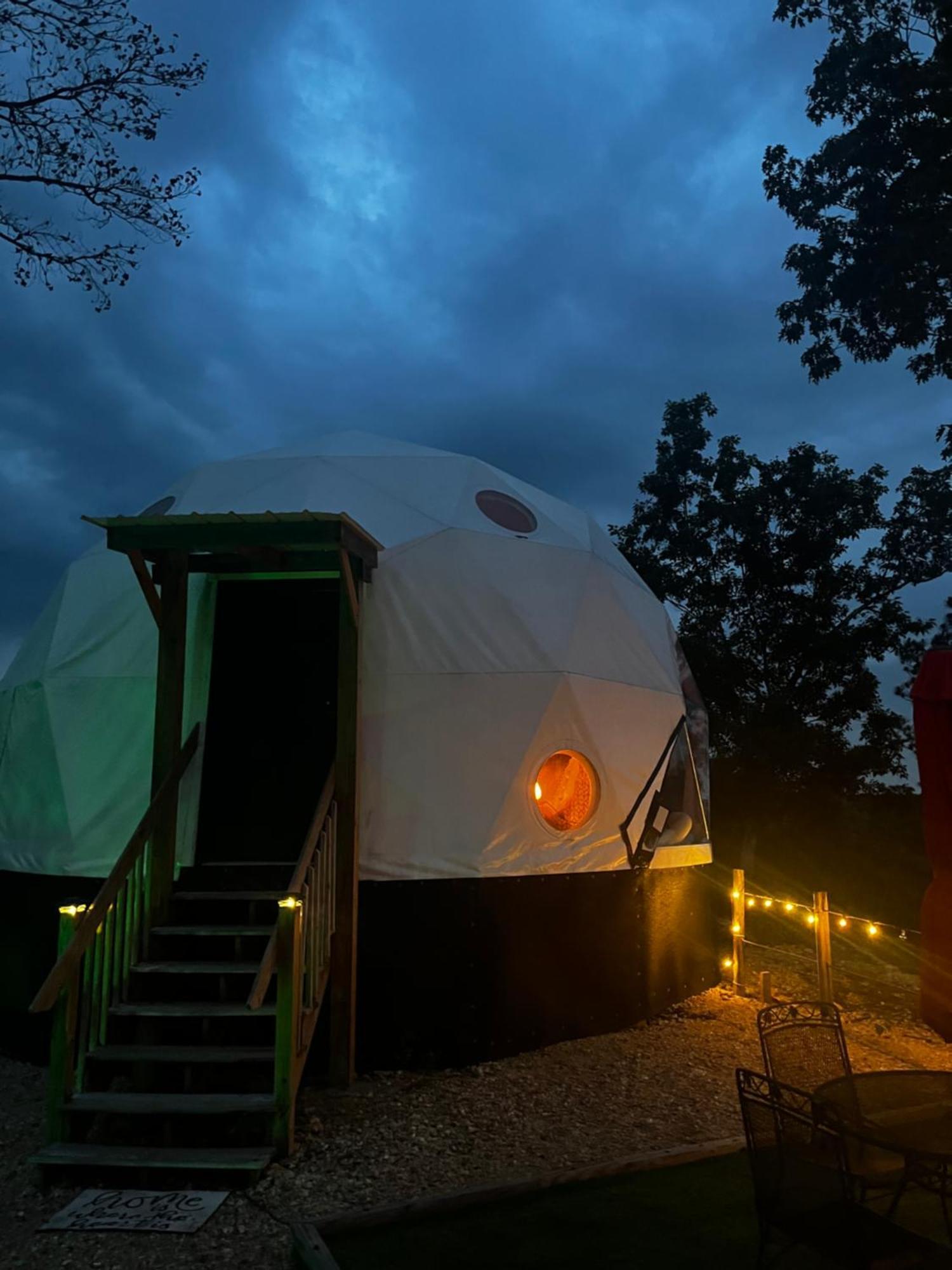 Waterfront Luxury Glamping Dome Hotel Rogersville Eksteriør billede